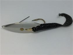 <b>1/4 oz. Matte Silver Gator Weedless Spoon - Black Worm Trailer</b>